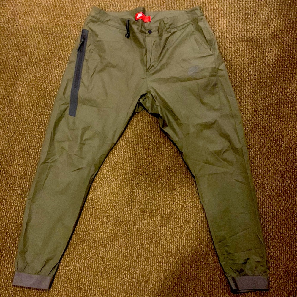 New Nike athletic pants